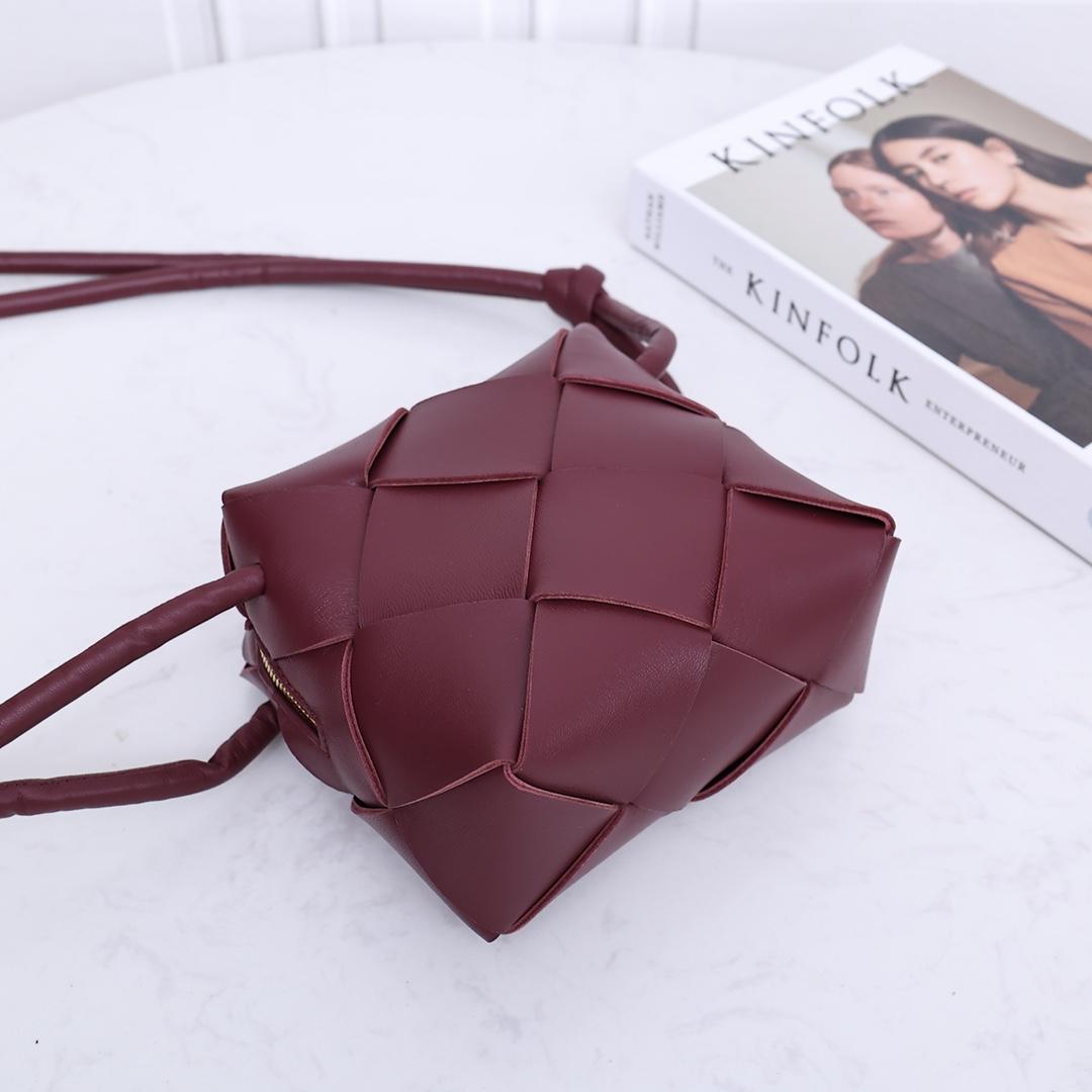 Bottega Veneta Bottega Veneta Mini Cassette Camera Bag 레플리카 35번 이미지 - Bag | 세미샵 레플리카 사이트