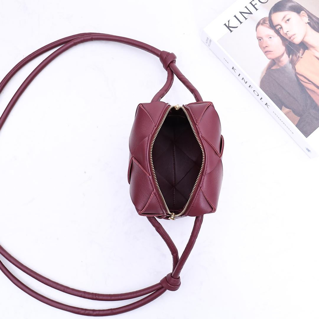 Bottega Veneta Bottega Veneta Mini Cassette Camera Bag 레플리카 38번 이미지 - Bag | 세미샵 레플리카 사이트