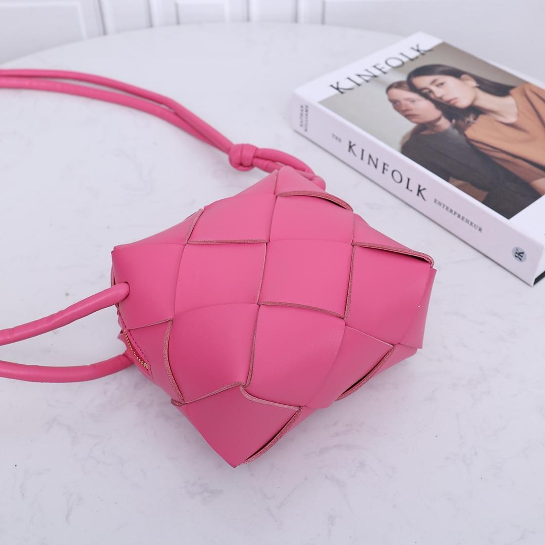 Bottega Veneta Bottega Veneta Mini Cassette Camera Bag 레플리카 43번 이미지 - Bag | 세미샵 레플리카 사이트