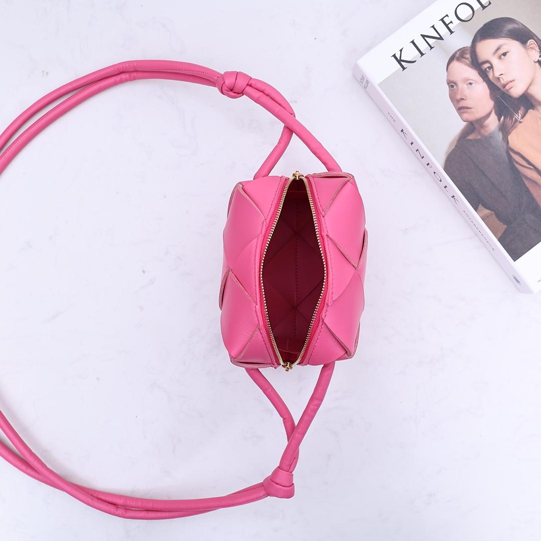 Bottega Veneta Bottega Veneta Mini Cassette Camera Bag 레플리카 46번 이미지 - Bag | 세미샵 레플리카 사이트