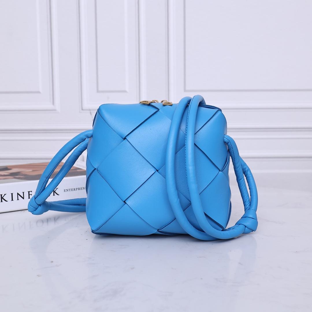 Bottega Veneta Bottega Veneta Mini Cassette Camera Bag 레플리카 57번 이미지 - Bag | 세미샵 레플리카 사이트