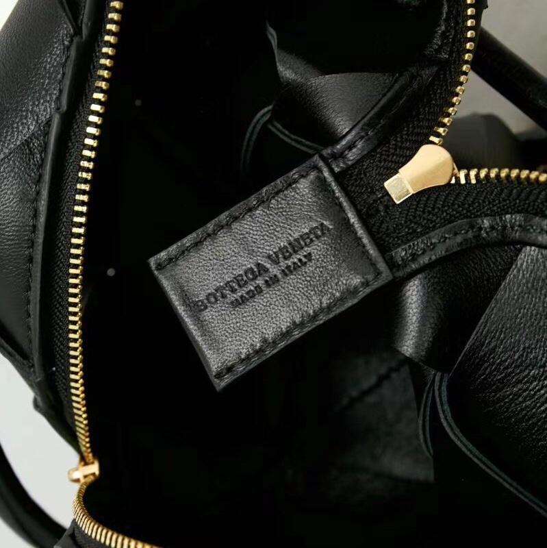 Bottega Veneta Bottega Veneta Mini Cassette Camera Bag 레플리카 72번 이미지 - Bag | 세미샵 레플리카 사이트