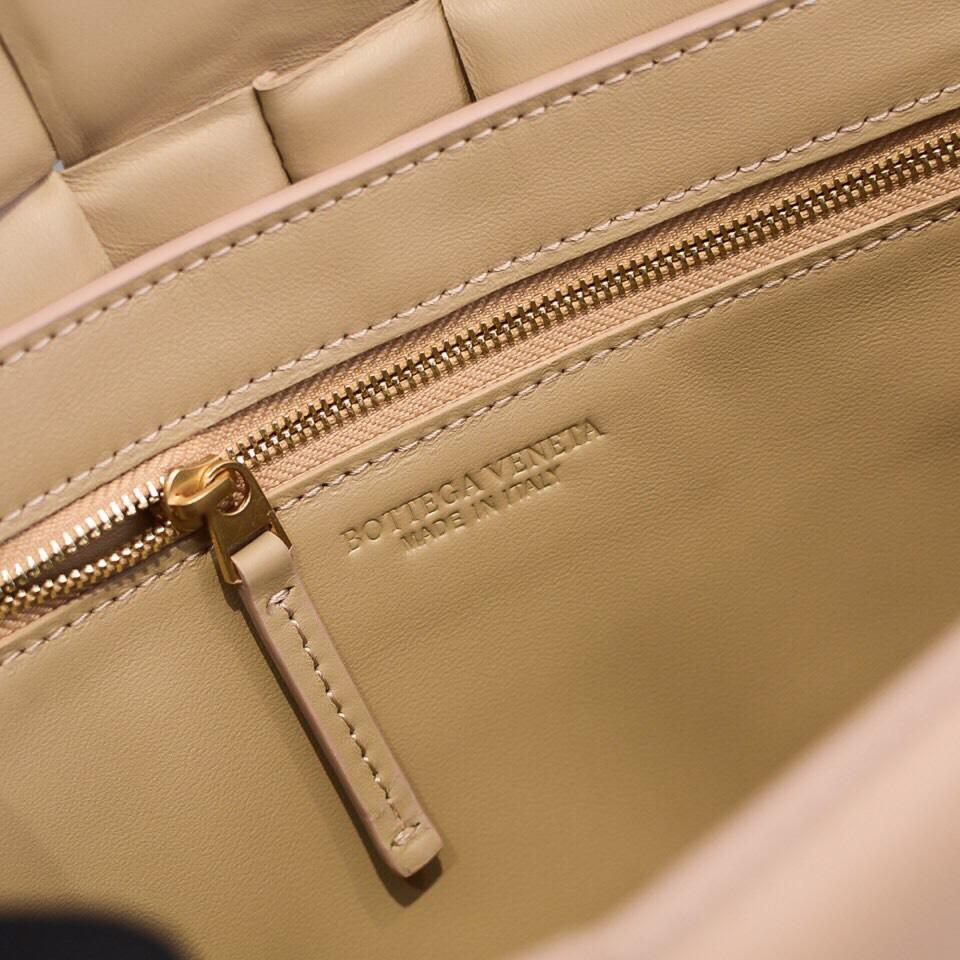 Bottega Veneta Bottega Veneta Padded Cassette 레플리카 15번 이미지 - Bag | 세미샵 레플리카 사이트