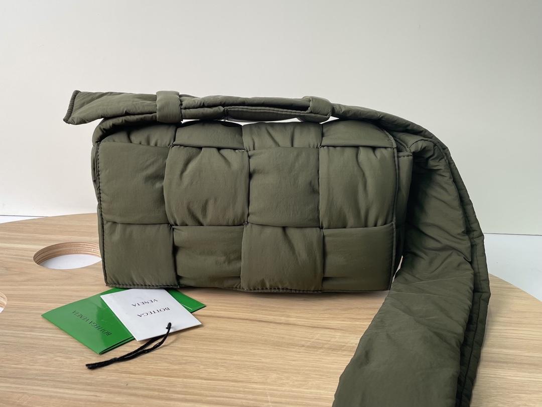 Bottega Veneta Bottega Veneta Padded Tech Cassette 레플리카 47번 이미지 - Bag | 세미샵 레플리카 사이트