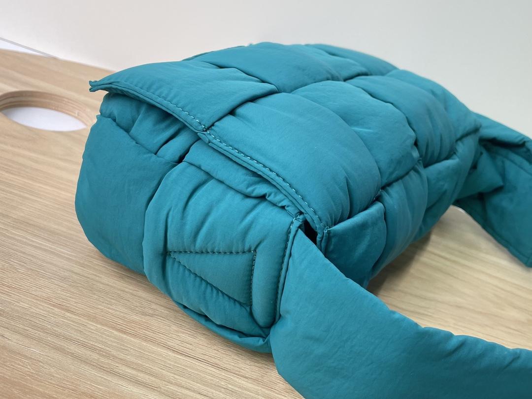 Bottega Veneta Bottega Veneta Padded Tech Cassette 레플리카 56번 이미지 - Bag | 세미샵 레플리카 사이트