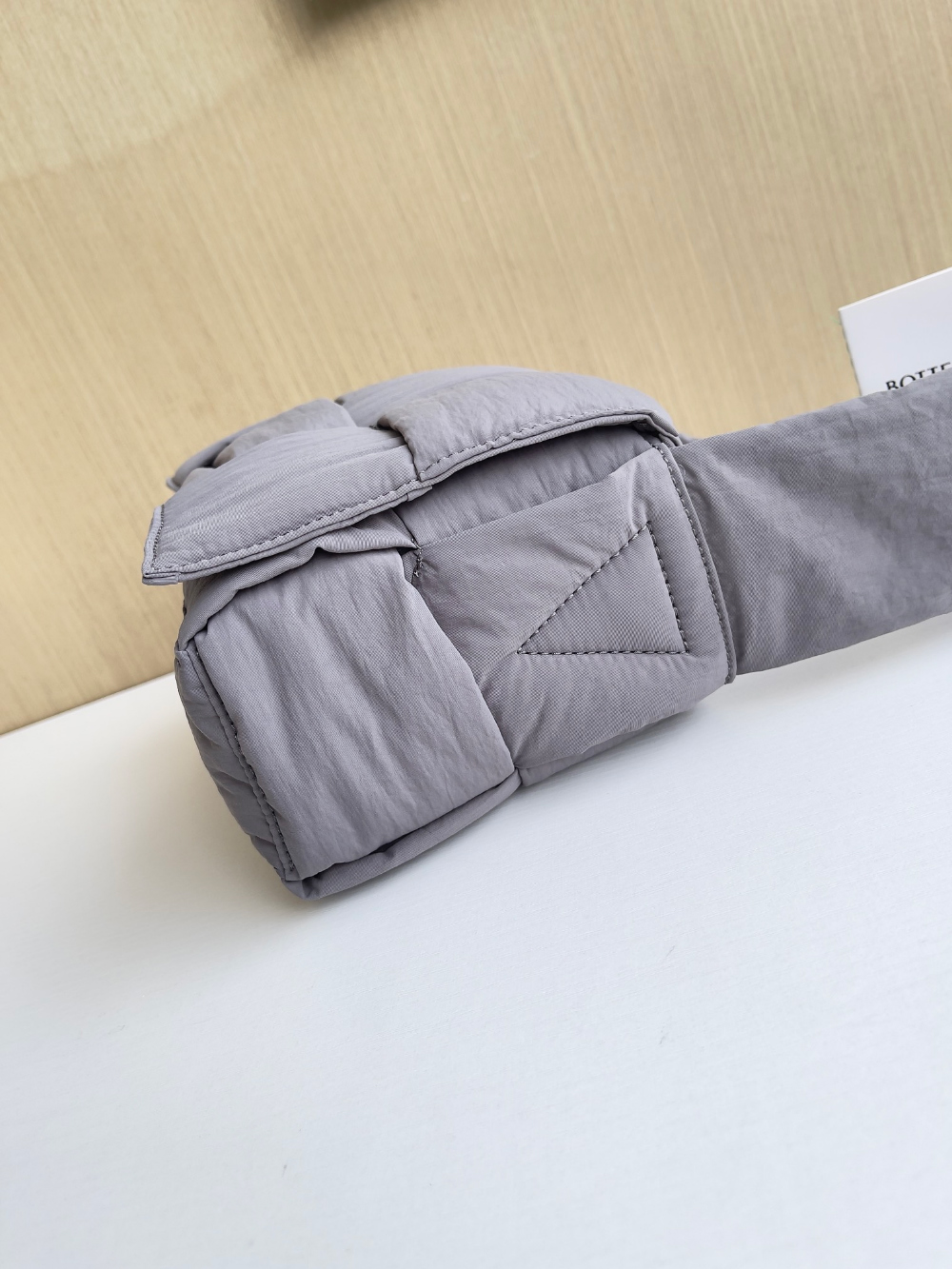 Bottega Veneta Bottega Veneta Small Padded Tech Cassette 레플리카 2번 이미지 - Bag | 세미샵 레플리카 사이트