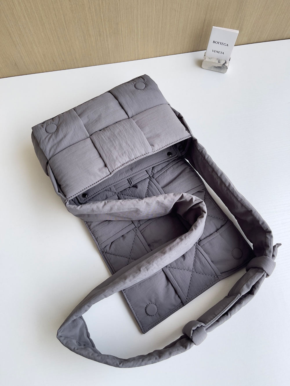 Bottega Veneta Bottega Veneta Small Padded Tech Cassette 레플리카 4번 이미지 - Bag | 세미샵 레플리카 사이트