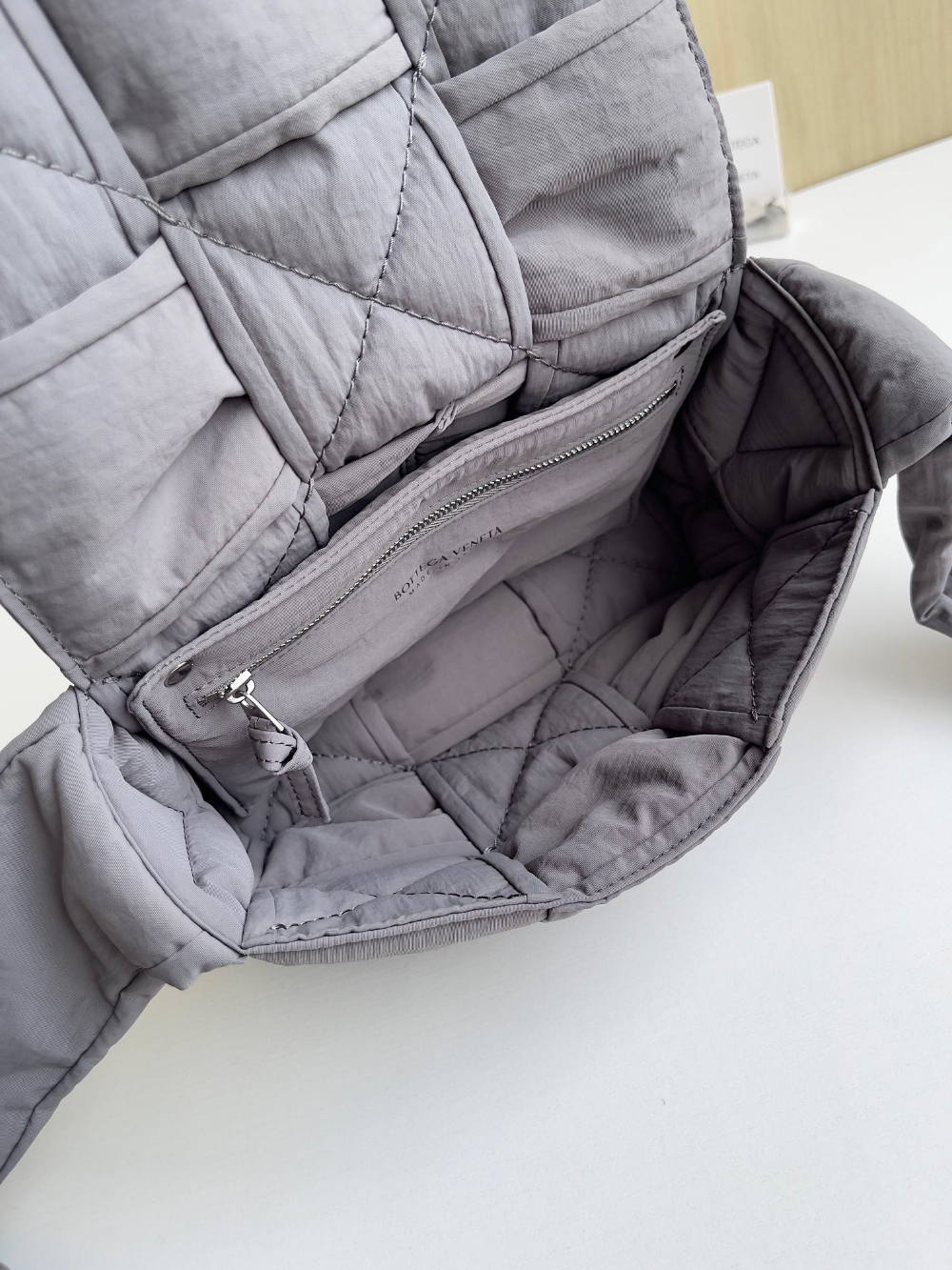 Bottega Veneta Bottega Veneta Small Padded Tech Cassette 레플리카 7번 이미지 - Bag | 세미샵 레플리카 사이트