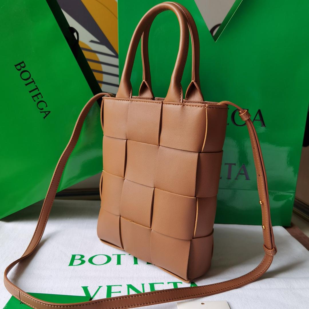 Bottega Veneta Bottega Veneta intrecio Tote Cross 레플리카 3번 이미지 - Bag | 세미샵 레플리카 사이트