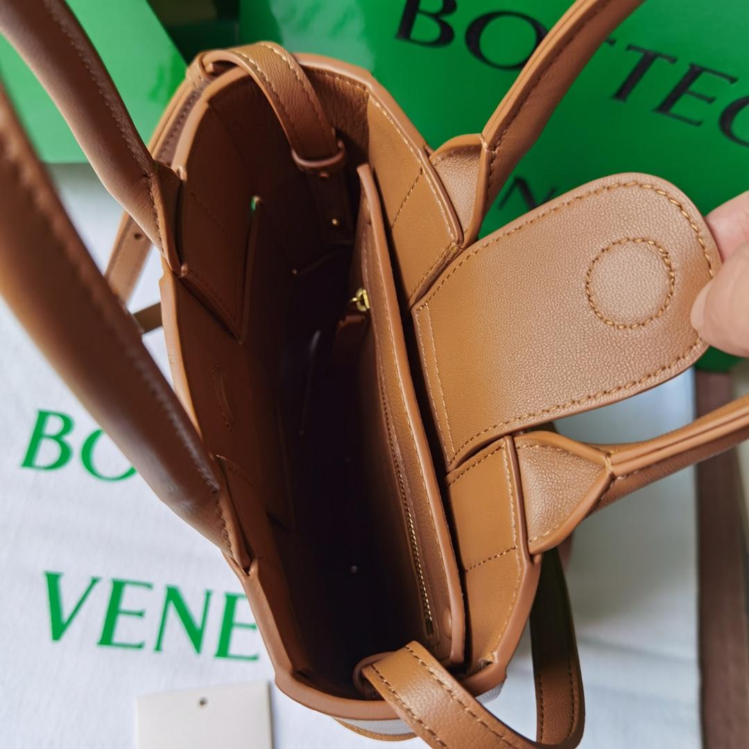 Bottega Veneta Bottega Veneta intrecio Tote Cross 레플리카 8번 이미지 - Bag | 세미샵 레플리카 사이트