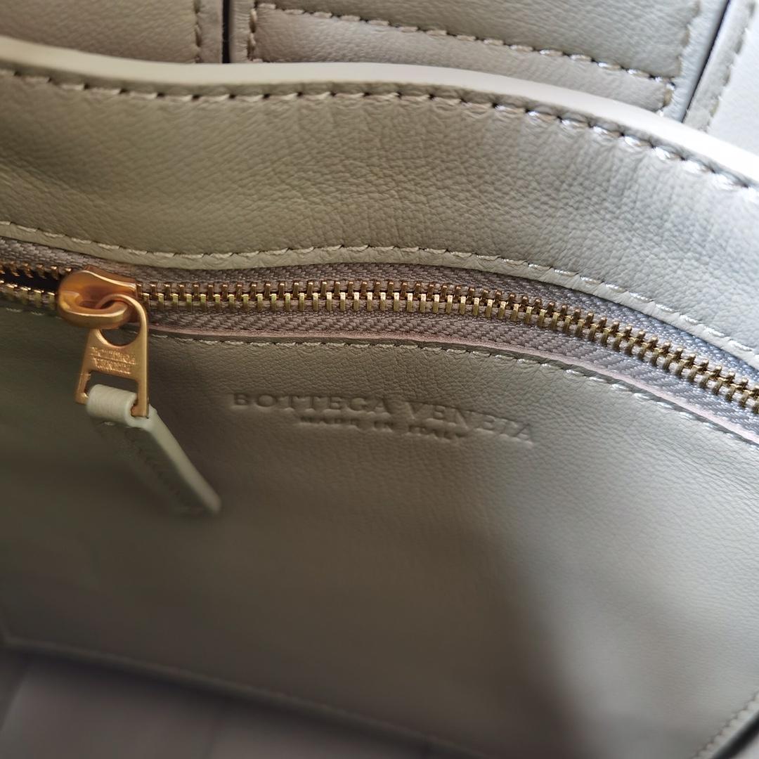 Bottega Veneta Bottega Veneta intrecio Tote Cross 레플리카 27번 이미지 - Bag | 세미샵 레플리카 사이트