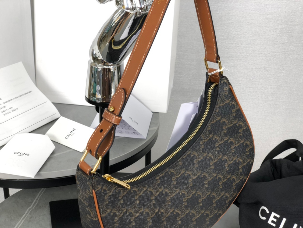 C E L I N E Celine Ava Bag in Triomphe Canvas and Calfskin 레플리카 4번 이미지 - Bag | 세미샵 레플리카 사이트