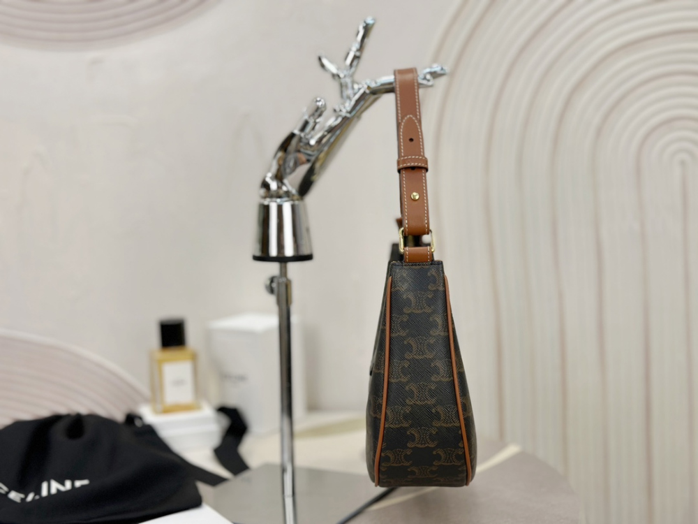 C E L I N E Celine Ava Triomphe Bag Soft Calfskin 레플리카 4번 이미지 - Bag | 세미샵 레플리카 사이트