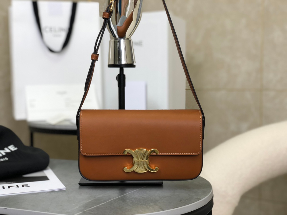 C E L I N E Celine Claude Triomphe Shoulder Bag Calfskin 레플리카 1번 이미지 - Bag | 세미샵 레플리카 사이트