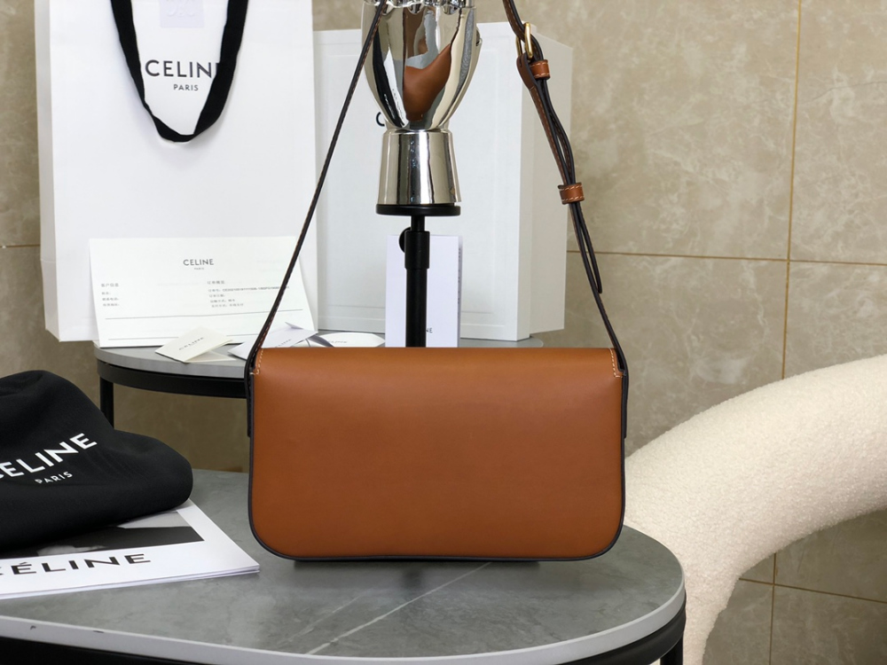 C E L I N E Celine Claude Triomphe Shoulder Bag Calfskin 레플리카 2번 이미지 - Bag | 세미샵 레플리카 사이트