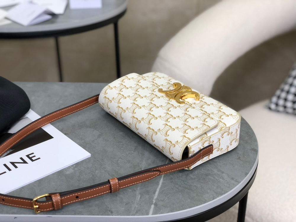 C E L I N E Celine Claude Triomphe Shoulder Bag Calfskin 레플리카 7번 이미지 - Bag | 세미샵 레플리카 사이트