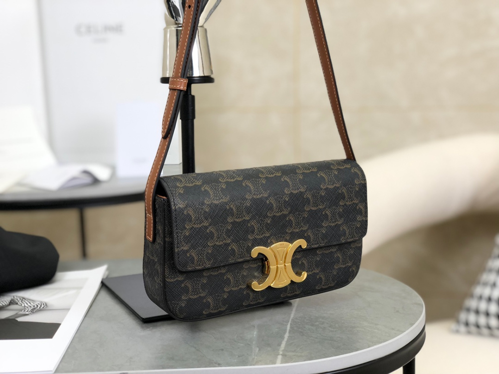 C E L I N E Celine Claude Triomphe Shoulder Bag Calfskin 레플리카 3번 이미지 - Bag | 세미샵 레플리카 사이트
