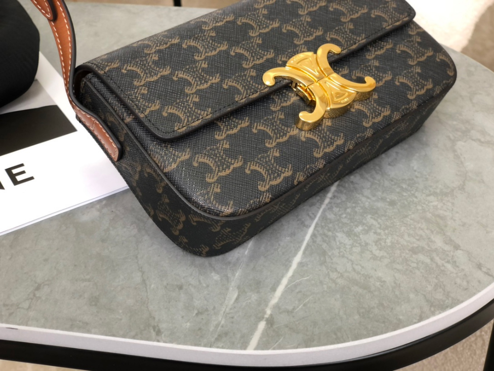 C E L I N E Celine Claude Triomphe Shoulder Bag Calfskin 레플리카 8번 이미지 - Bag | 세미샵 레플리카 사이트