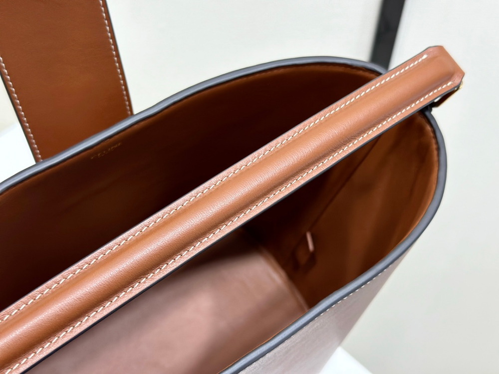 Celine Louise Bag Soft Calfskin - 상세 이미지