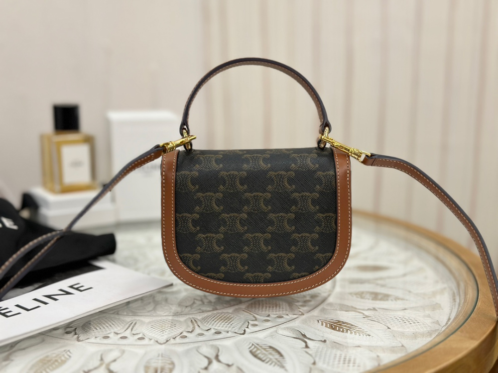 C E L I N E Celine Mini Clea Vesace Canvas & Calfskin 레플리카 2번 이미지 - Bag | 세미샵 레플리카 사이트