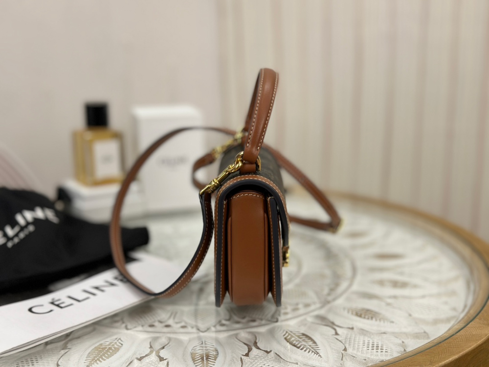 C E L I N E Celine Mini Clea Vesace Canvas & Calfskin 레플리카 4번 이미지 - Bag | 세미샵 레플리카 사이트