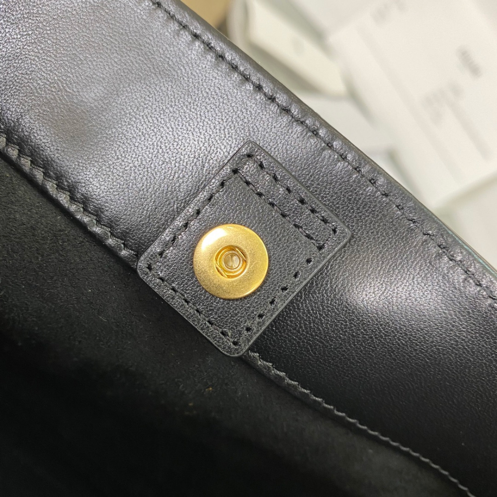 C E L I N E Celine Qurio Triomphe Bucket Soft Calfskin 레플리카 9번 이미지 - Bag | 세미샵 레플리카 사이트