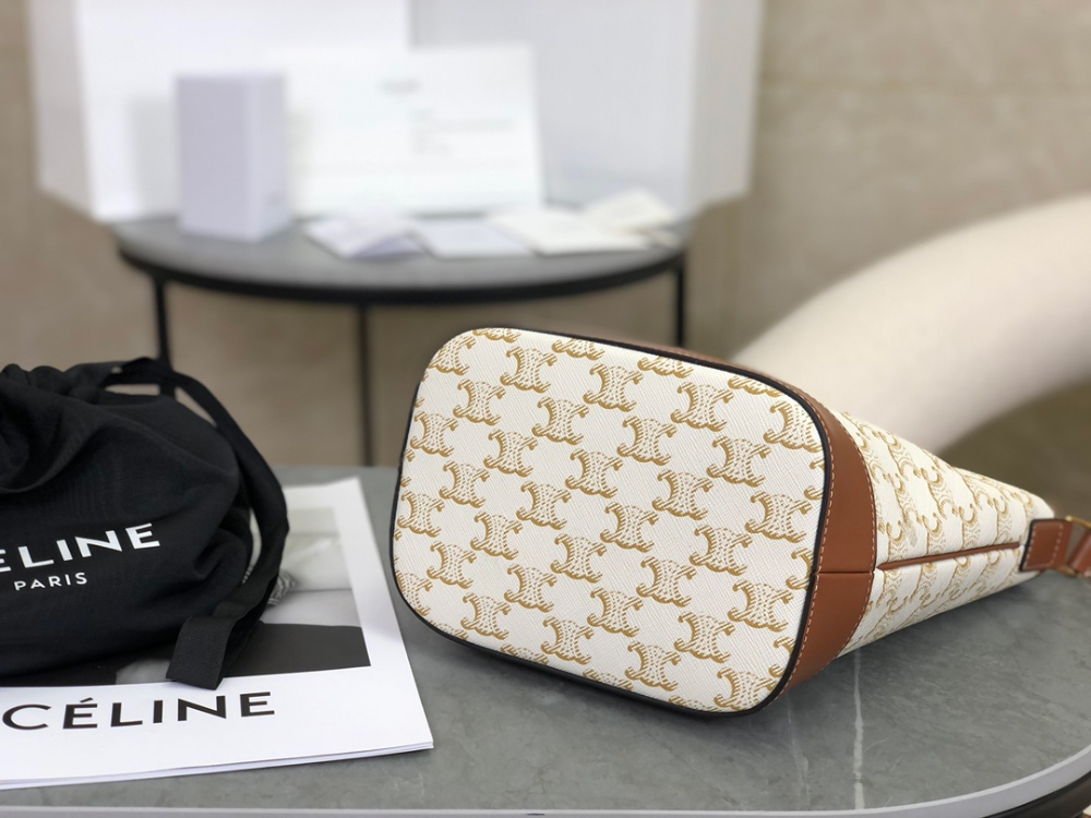 C E L I N E Celine Small Bucket Triomphe Canvas & Calfskin 레플리카 4번 이미지 - Bag | 세미샵 레플리카 사이트