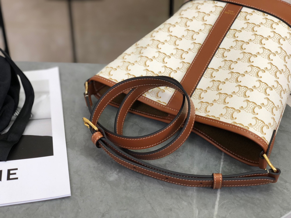 C E L I N E Celine Small Bucket Triomphe Canvas & Calfskin 레플리카 5번 이미지 - Bag | 세미샵 레플리카 사이트