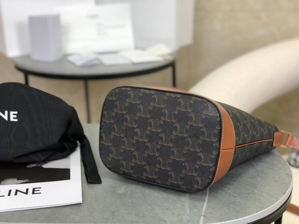 C E L I N E Celine Small Bucket Triomphe Canvas & Calfskin 레플리카 4번 이미지 - Bag | 세미샵 레플리카 사이트