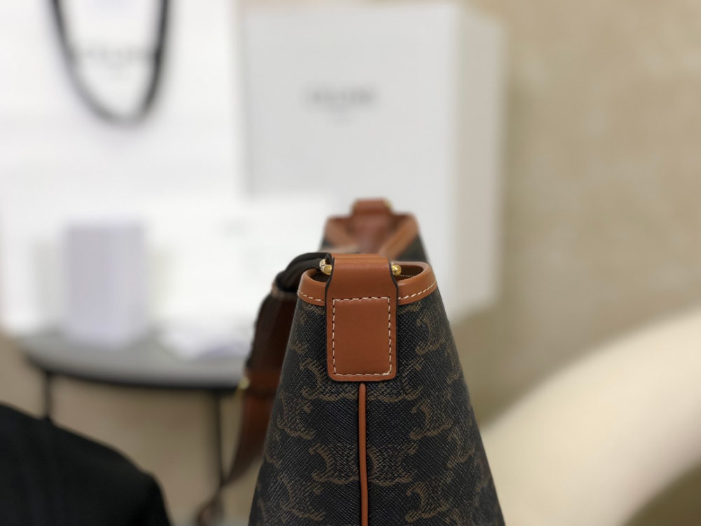 C E L I N E Celine Small Bucket Triomphe Canvas & Calfskin 레플리카 7번 이미지 - Bag | 세미샵 레플리카 사이트