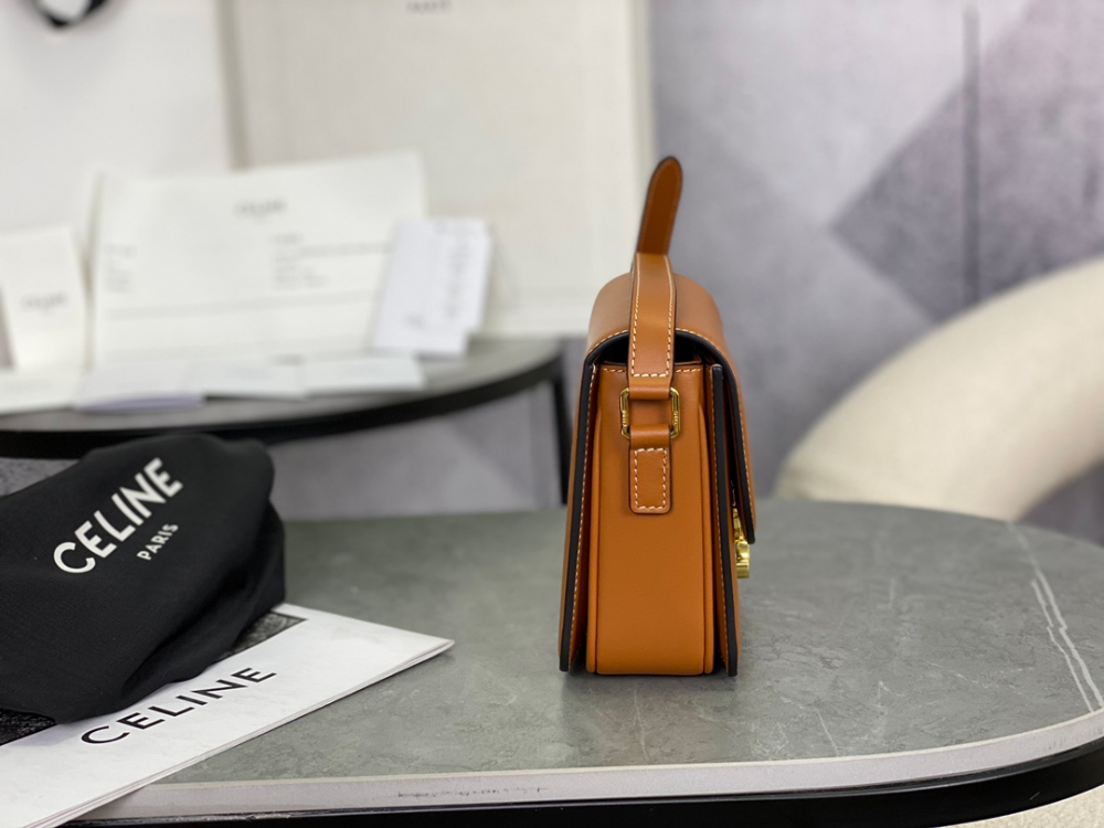 C E L I N E Celine Teen Triomphe Bag Shiny Calfskin 레플리카 4번 이미지 - Bag | 세미샵 레플리카 사이트