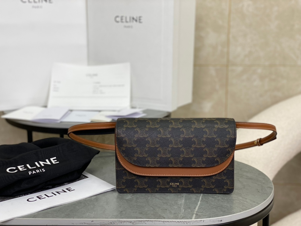 C E L I N E Celine Wallet on strap in Triomphe Canvas 레플리카 1번 이미지 - Bag | 세미샵 레플리카 사이트