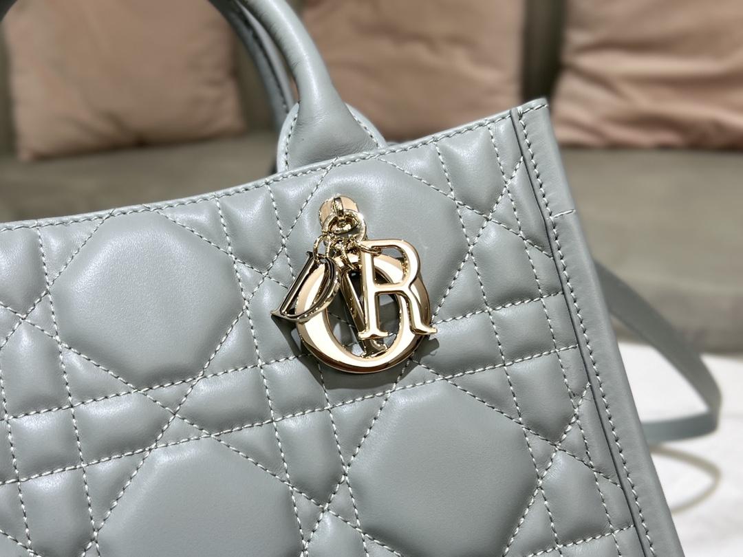 D I O R Dior Book Tote Cross Leather 레플리카 4번 이미지 - Bag | 세미샵 레플리카 사이트