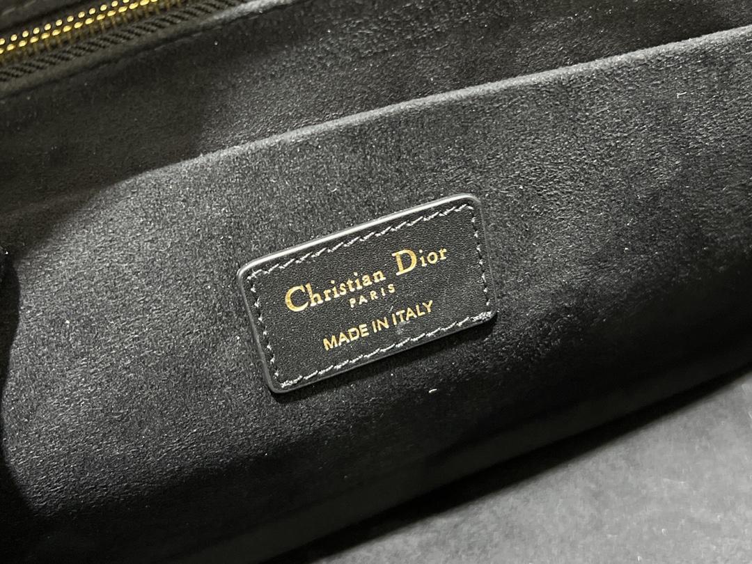 D I O R Dior Book Tote Cross Leather 레플리카 16번 이미지 - Bag | 세미샵 레플리카 사이트