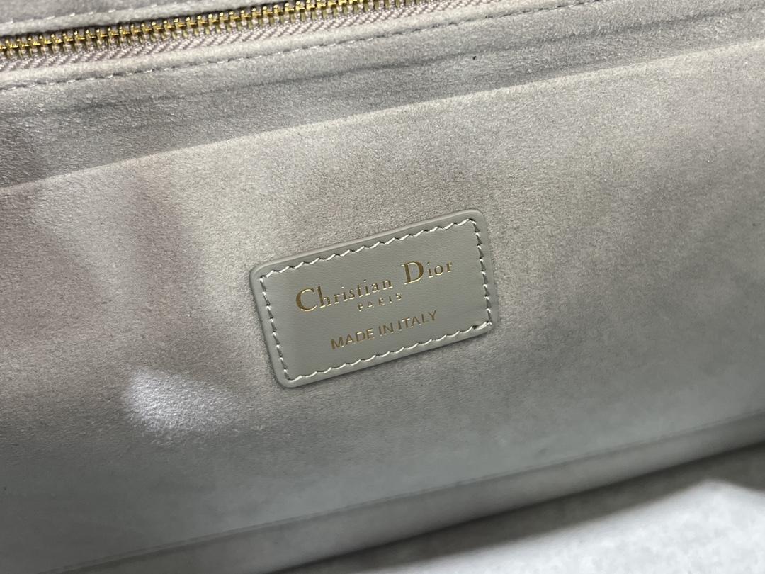 D I O R Dior Book Tote Cross Leather 레플리카 24번 이미지 - Bag | 세미샵 레플리카 사이트