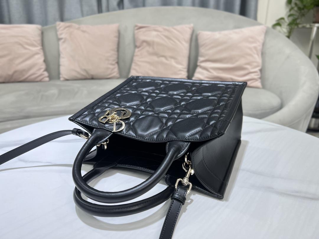 D I O R Dior Book Tote Cross Leather 레플리카 29번 이미지 - Bag | 세미샵 레플리카 사이트