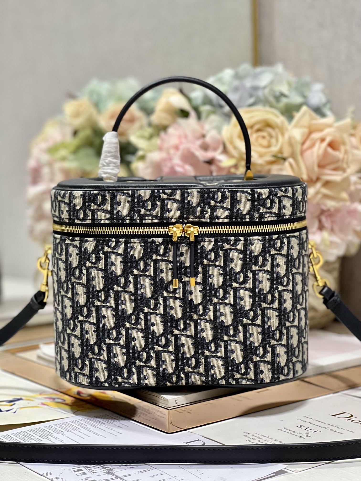 D I O R Dior CD Signature Vanity Case 레플리카 18번 이미지 - Bag | 세미샵 레플리카 사이트