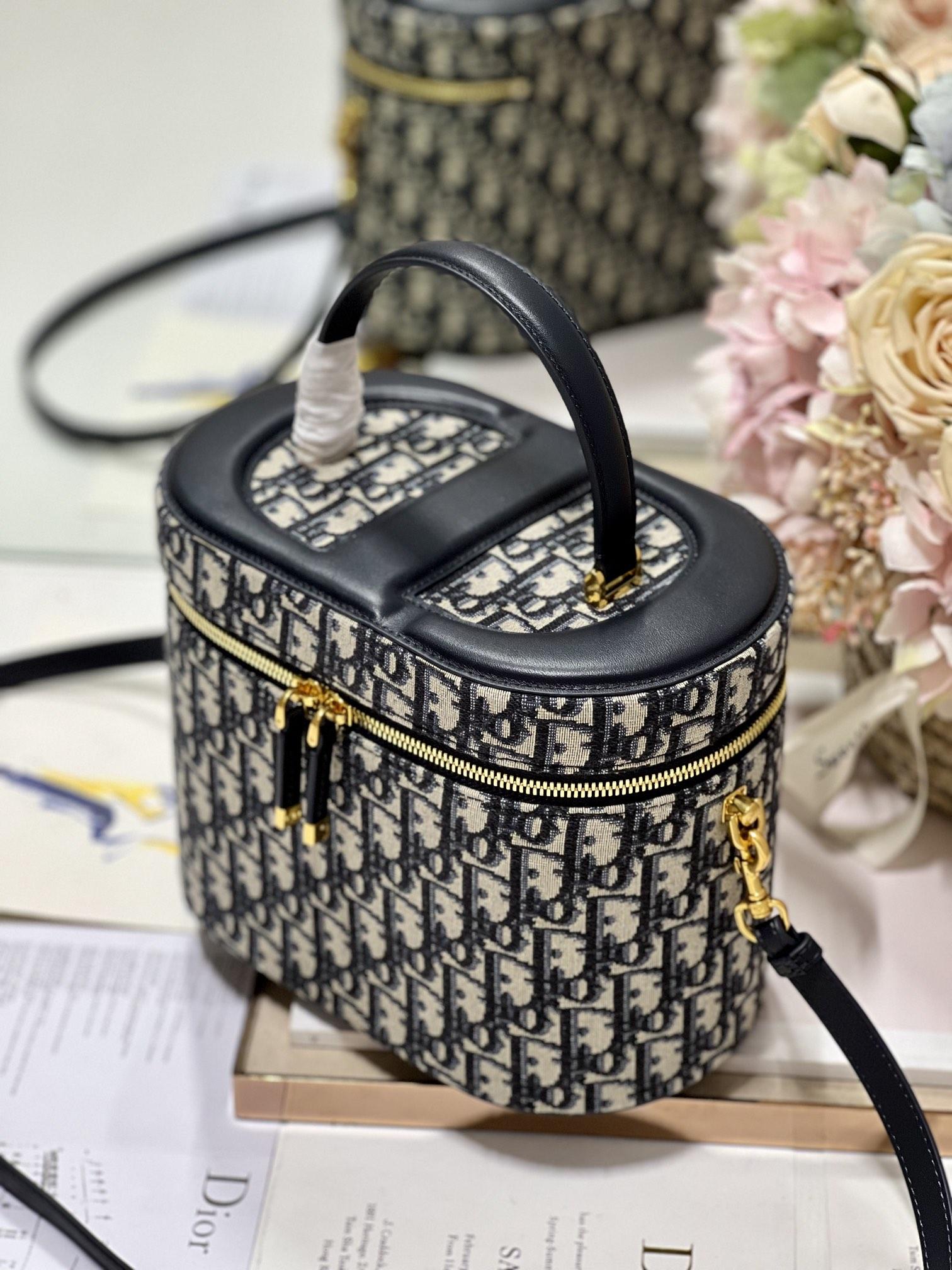 D I O R Dior CD Signature Vanity Case 레플리카 21번 이미지 - Bag | 세미샵 레플리카 사이트