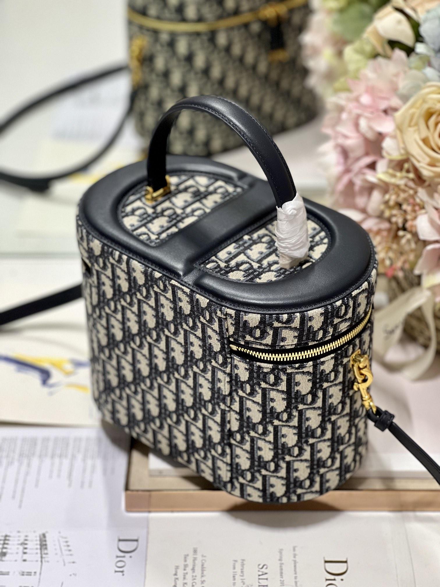 D I O R Dior CD Signature Vanity Case 레플리카 22번 이미지 - Bag | 세미샵 레플리카 사이트
