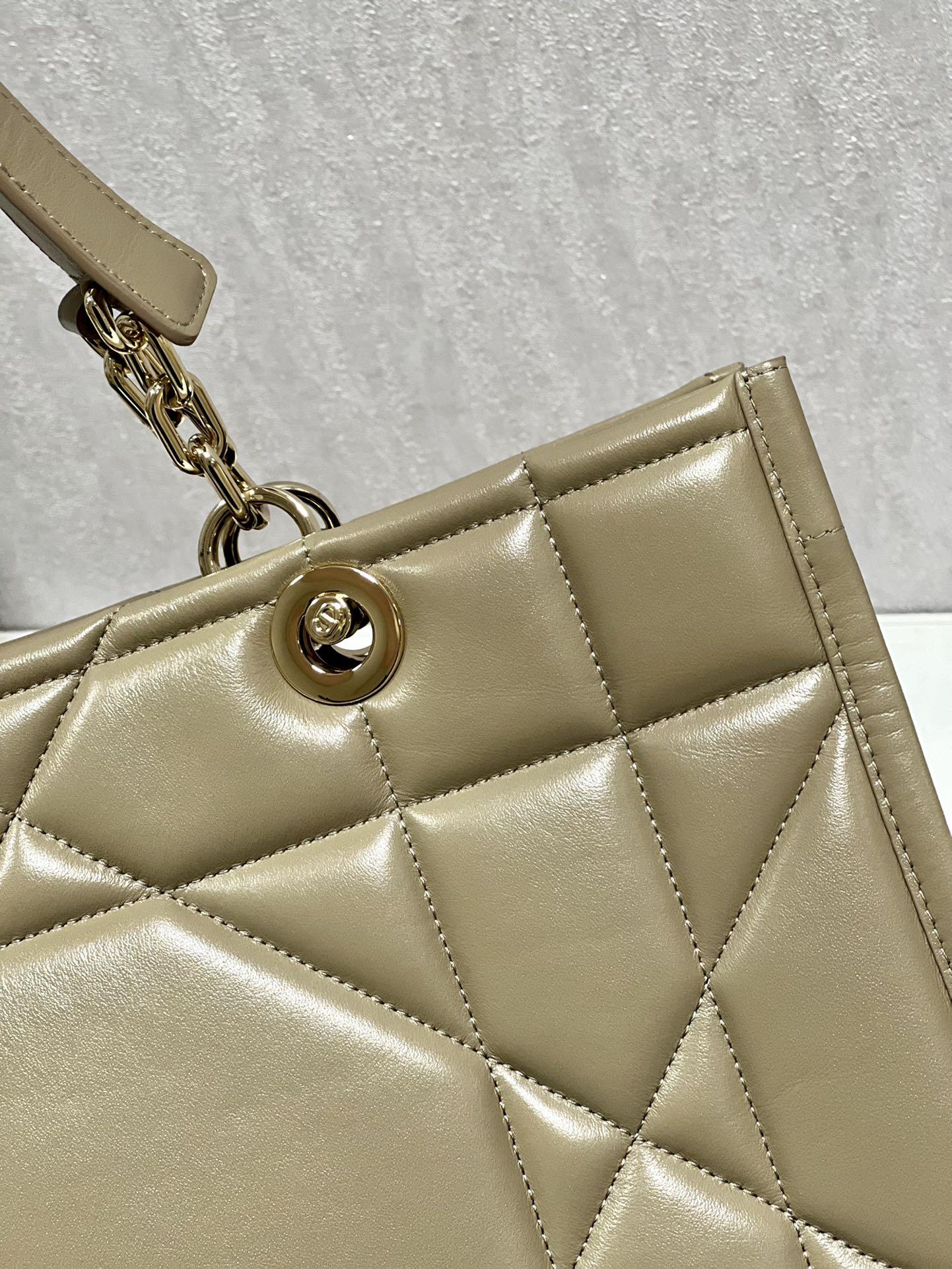 D I O R Dior Essential Tote 레플리카 5번 이미지 - Bag | 세미샵 레플리카 사이트