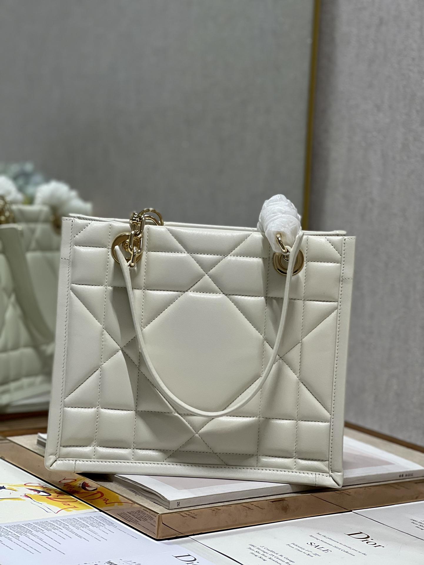 D I O R Dior Essential Tote 레플리카 9번 이미지 - Bag | 세미샵 레플리카 사이트