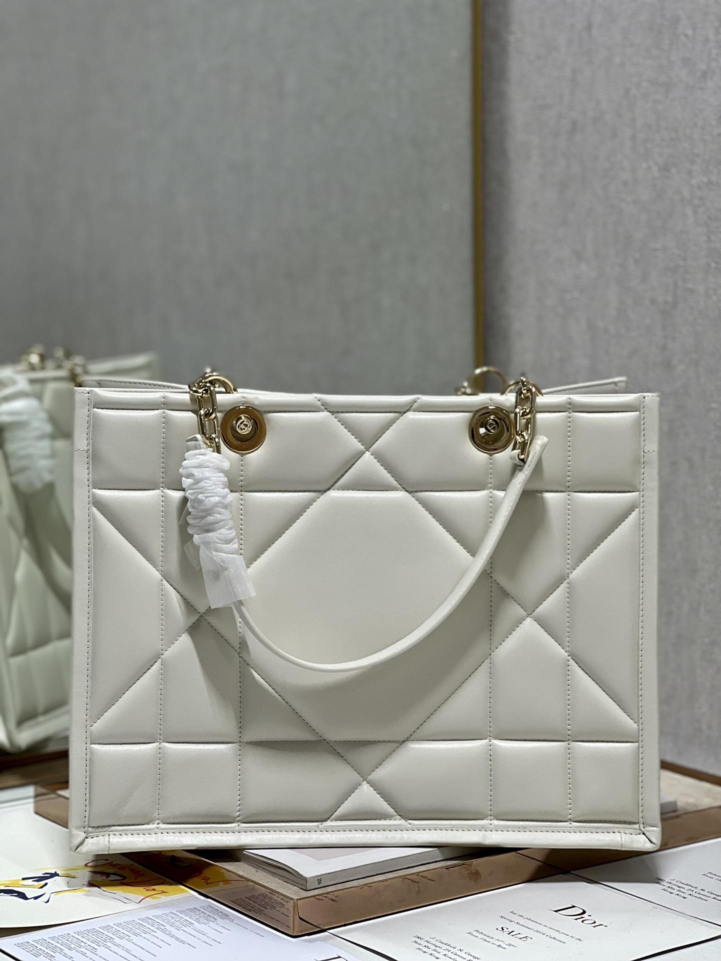 D I O R Dior Essential Tote 레플리카 17번 이미지 - Bag | 세미샵 레플리카 사이트