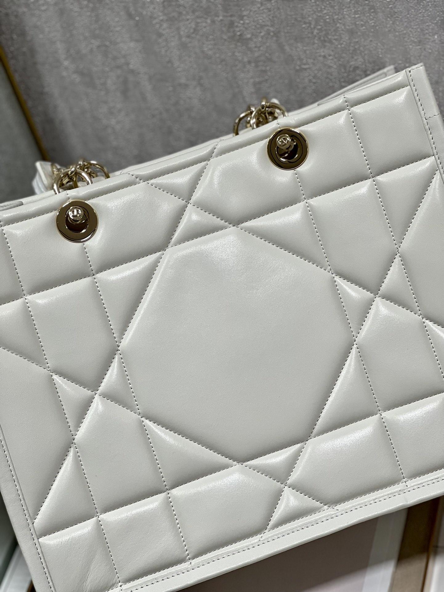 D I O R Dior Essential Tote 레플리카 18번 이미지 - Bag | 세미샵 레플리카 사이트