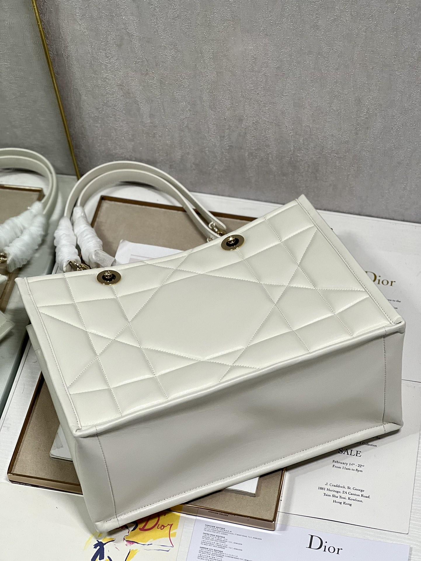 D I O R Dior Essential Tote 레플리카 20번 이미지 - Bag | 세미샵 레플리카 사이트