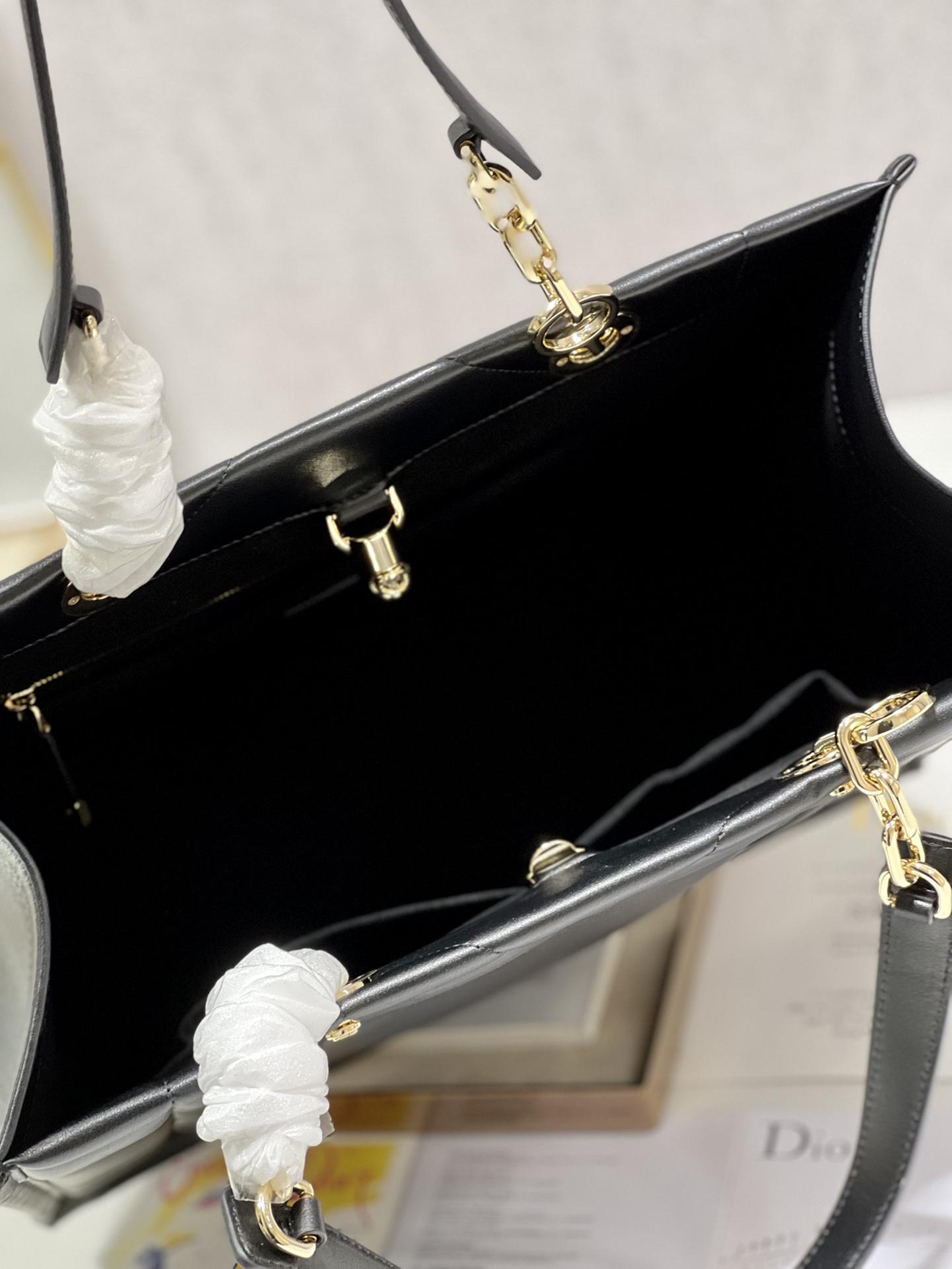 D I O R Dior Essential Tote 레플리카 32번 이미지 - Bag | 세미샵 레플리카 사이트