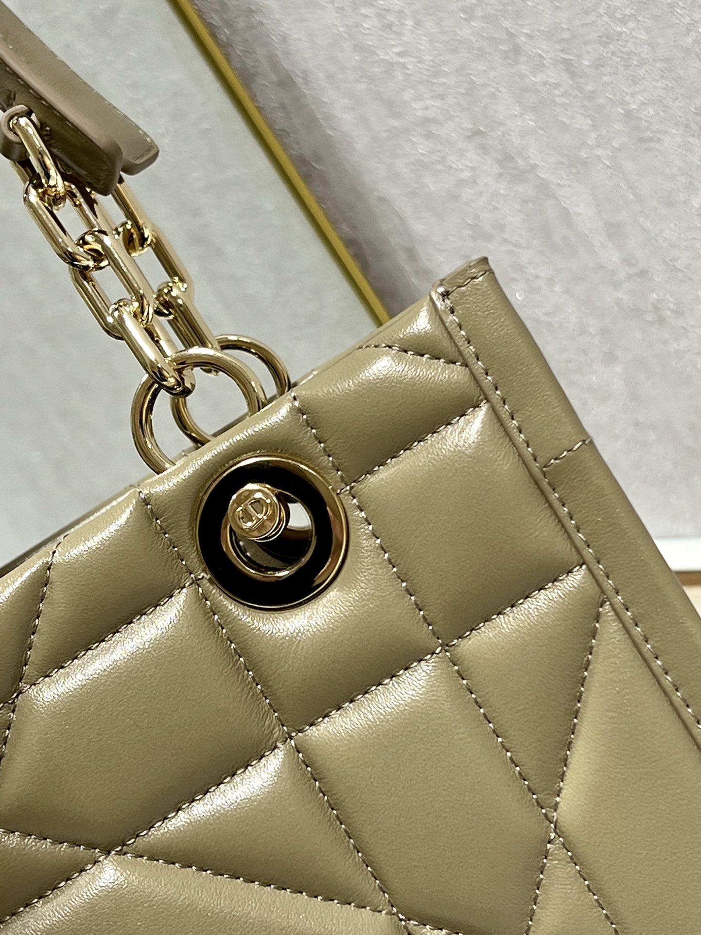 D I O R Dior Essential Tote 레플리카 38번 이미지 - Bag | 세미샵 레플리카 사이트