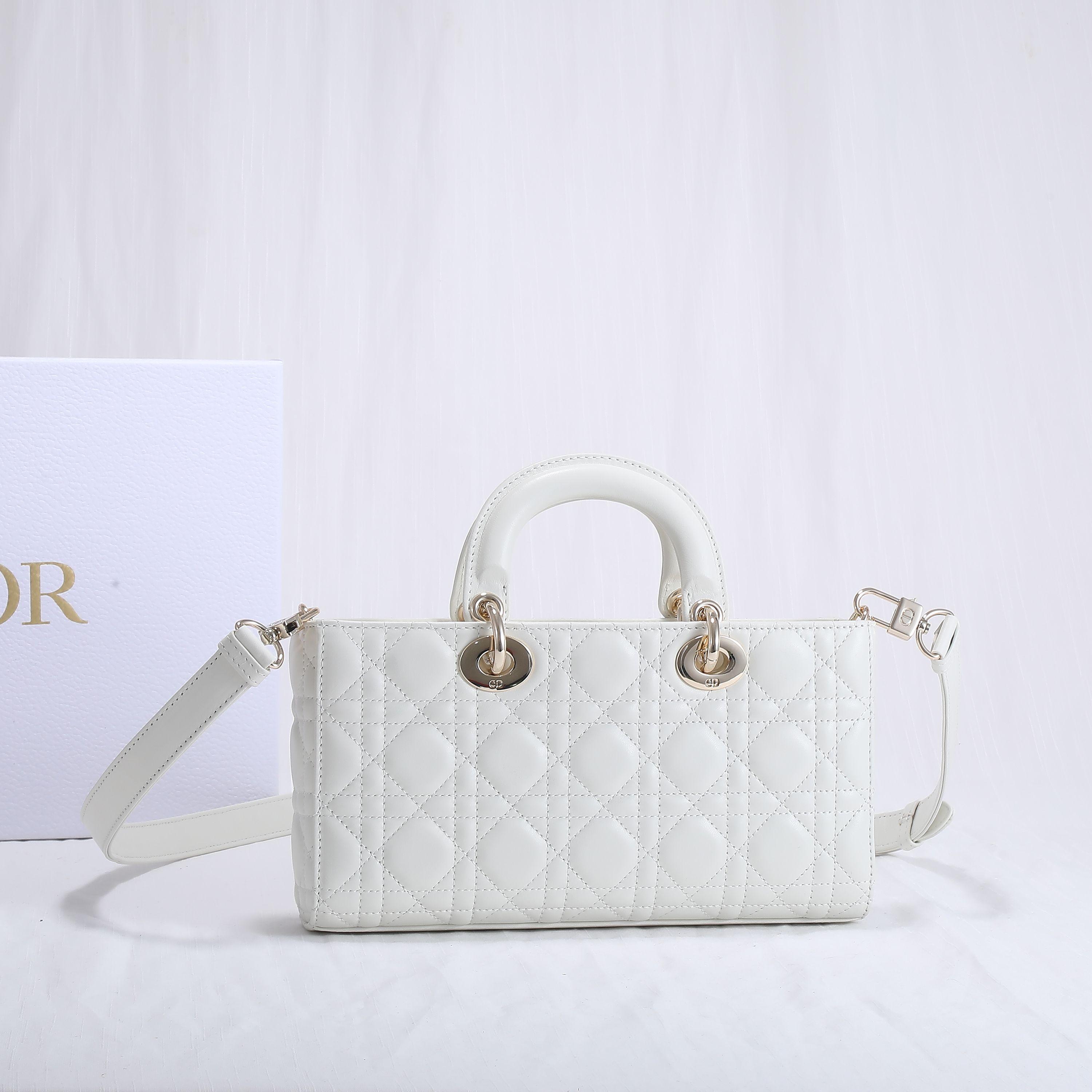 D I O R Dior Lady D-Joy Medium 레플리카 2번 이미지 - Bag | 세미샵 레플리카 사이트