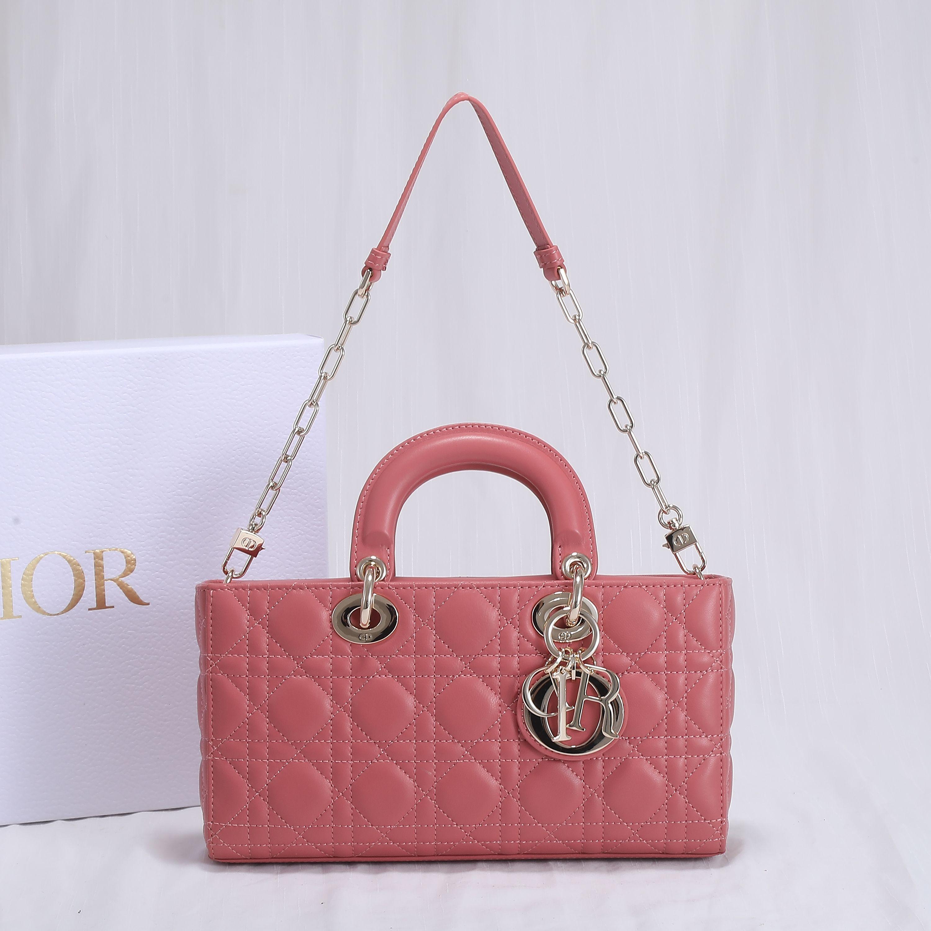 D I O R Dior Lady D-Joy Medium 레플리카 16번 이미지 - Bag | 세미샵 레플리카 사이트