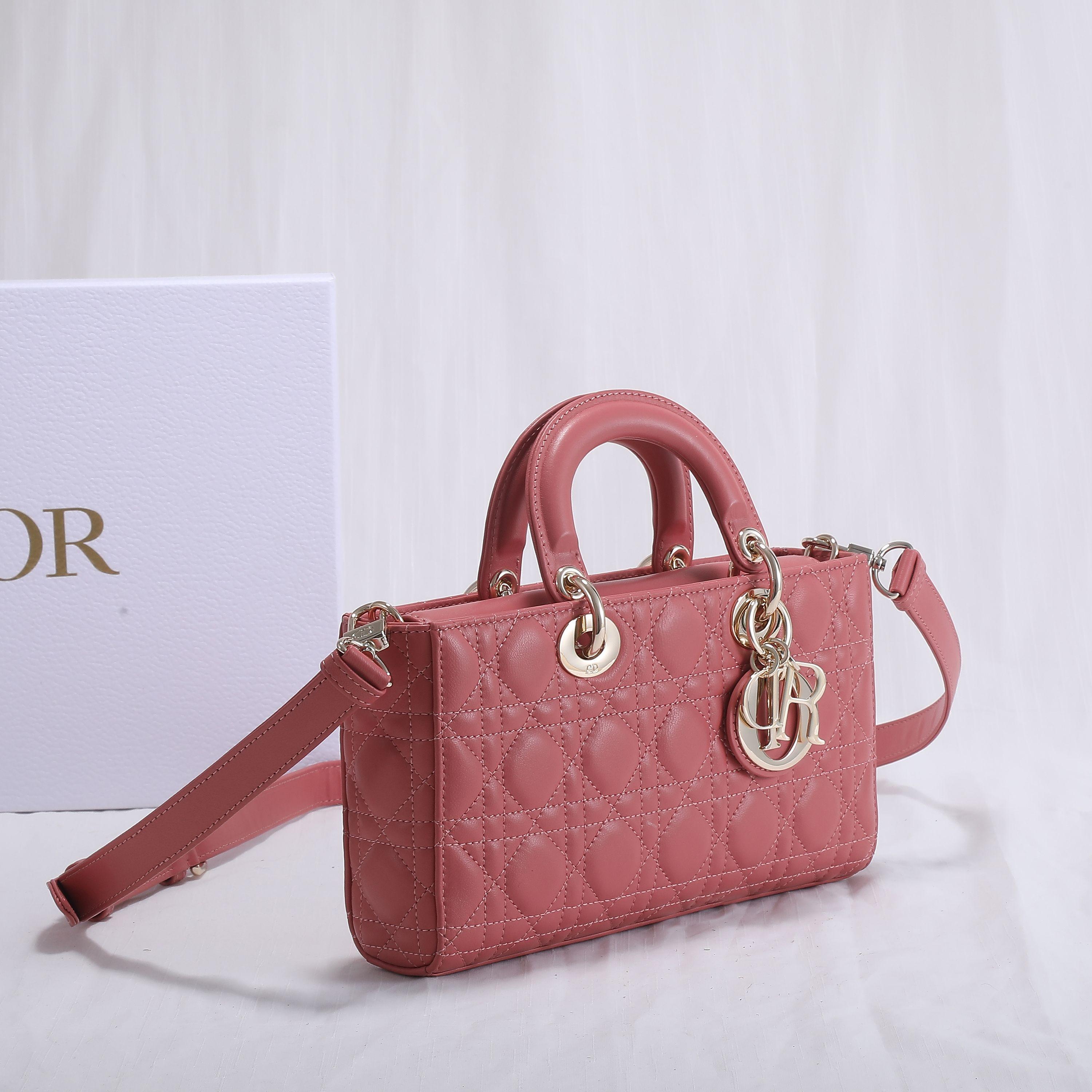 D I O R Dior Lady D-Joy Medium 레플리카 18번 이미지 - Bag | 세미샵 레플리카 사이트