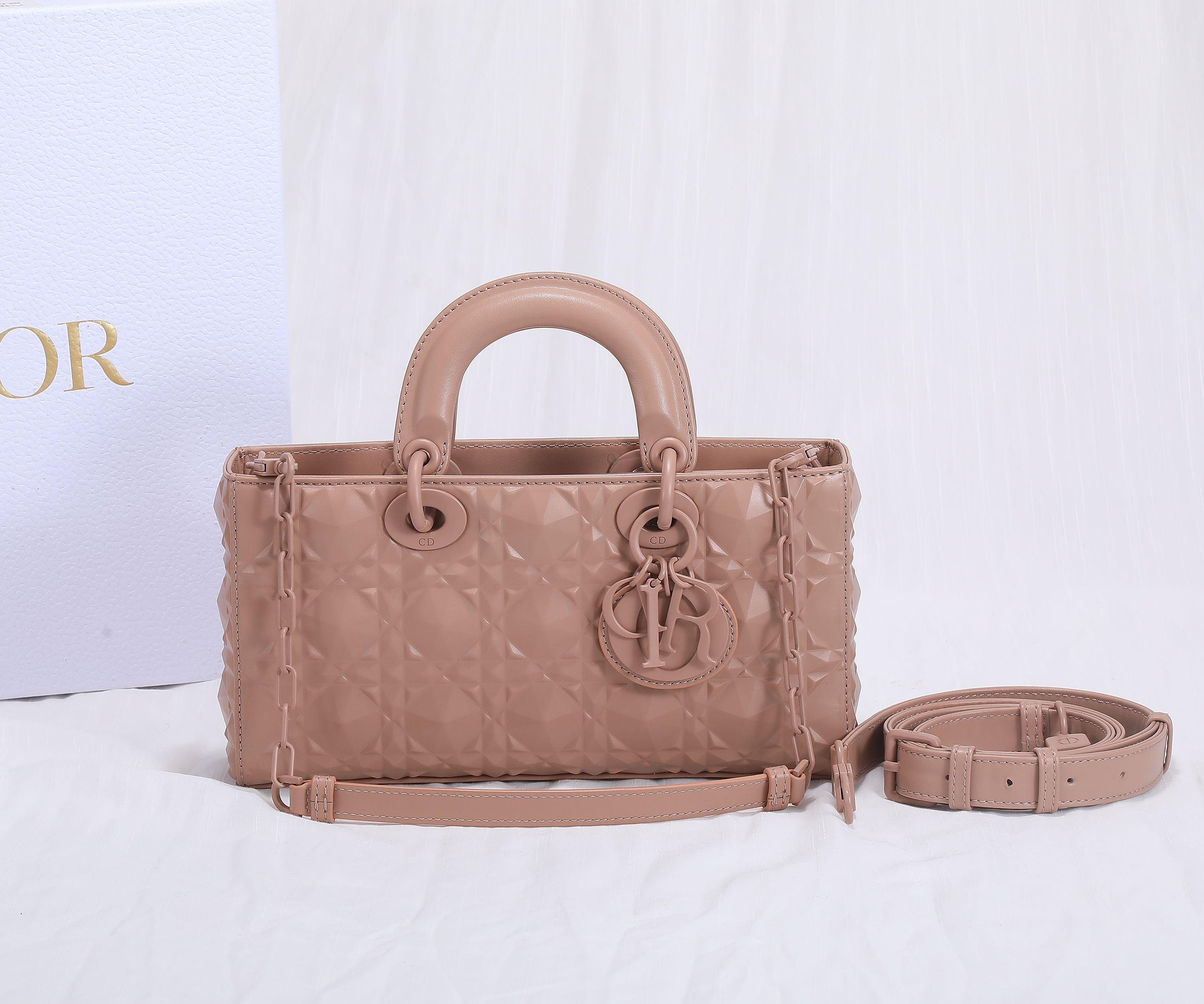 D I O R Dior Lady D-Joy Medium 레플리카 24번 이미지 - Bag | 세미샵 레플리카 사이트